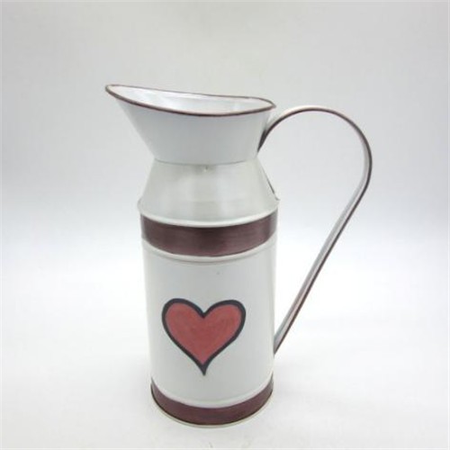 Hearted Painted galvanized watering can- 16SF651